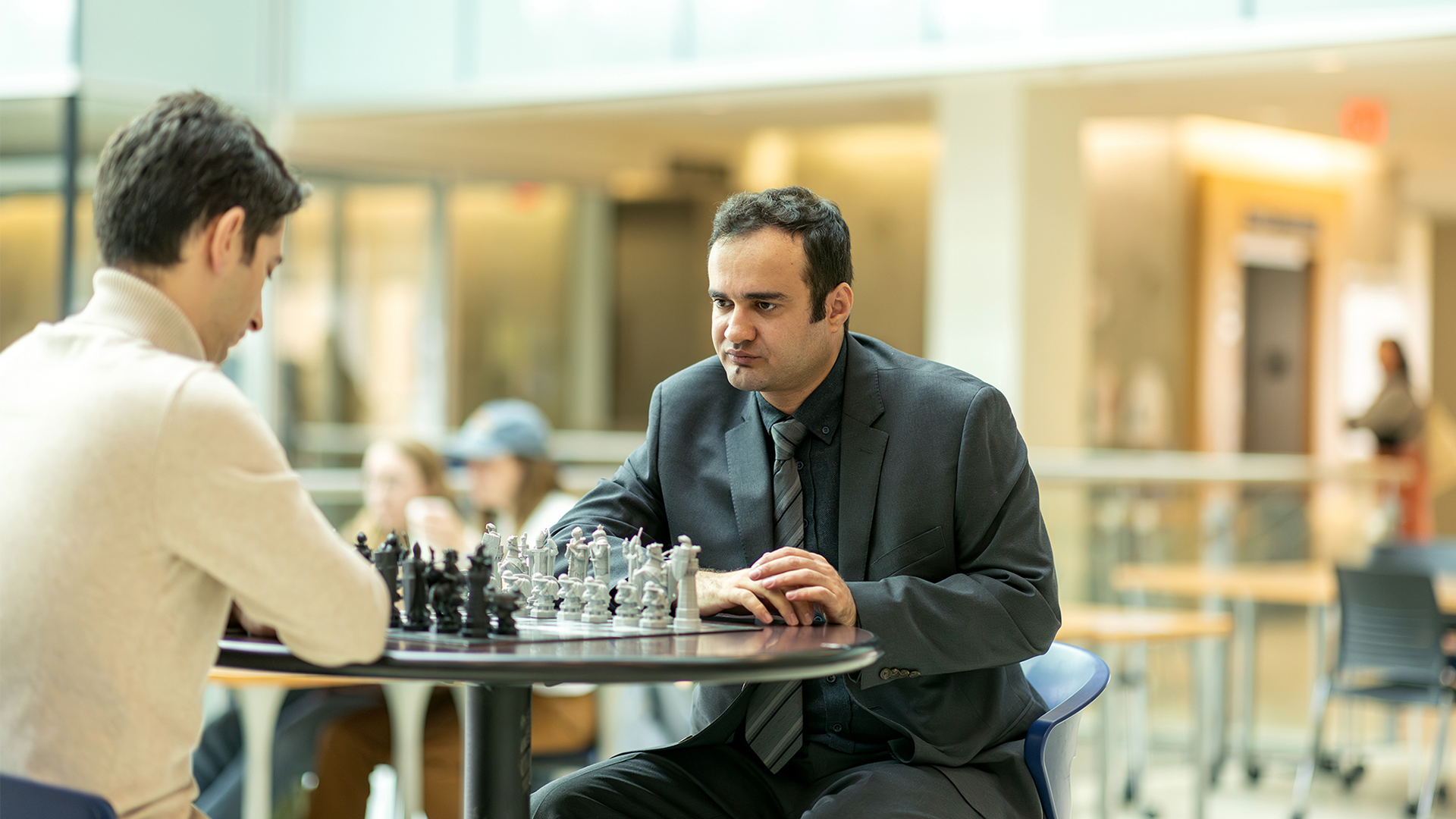 Amir Ardestani-Jaafari and Amin Ahmadi Digehsara playing chess