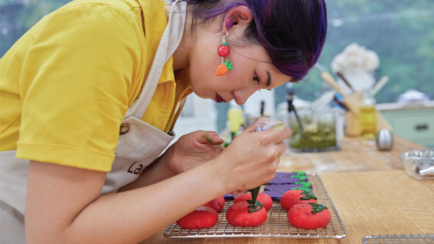 Lauren Tjoe squeezes icing on to baked goods