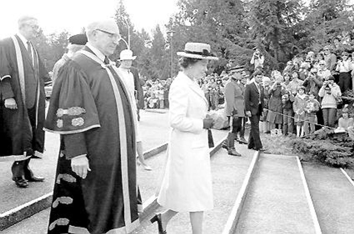 Queen Elizabeth descends steps before crowd during 1983 visit to UBC