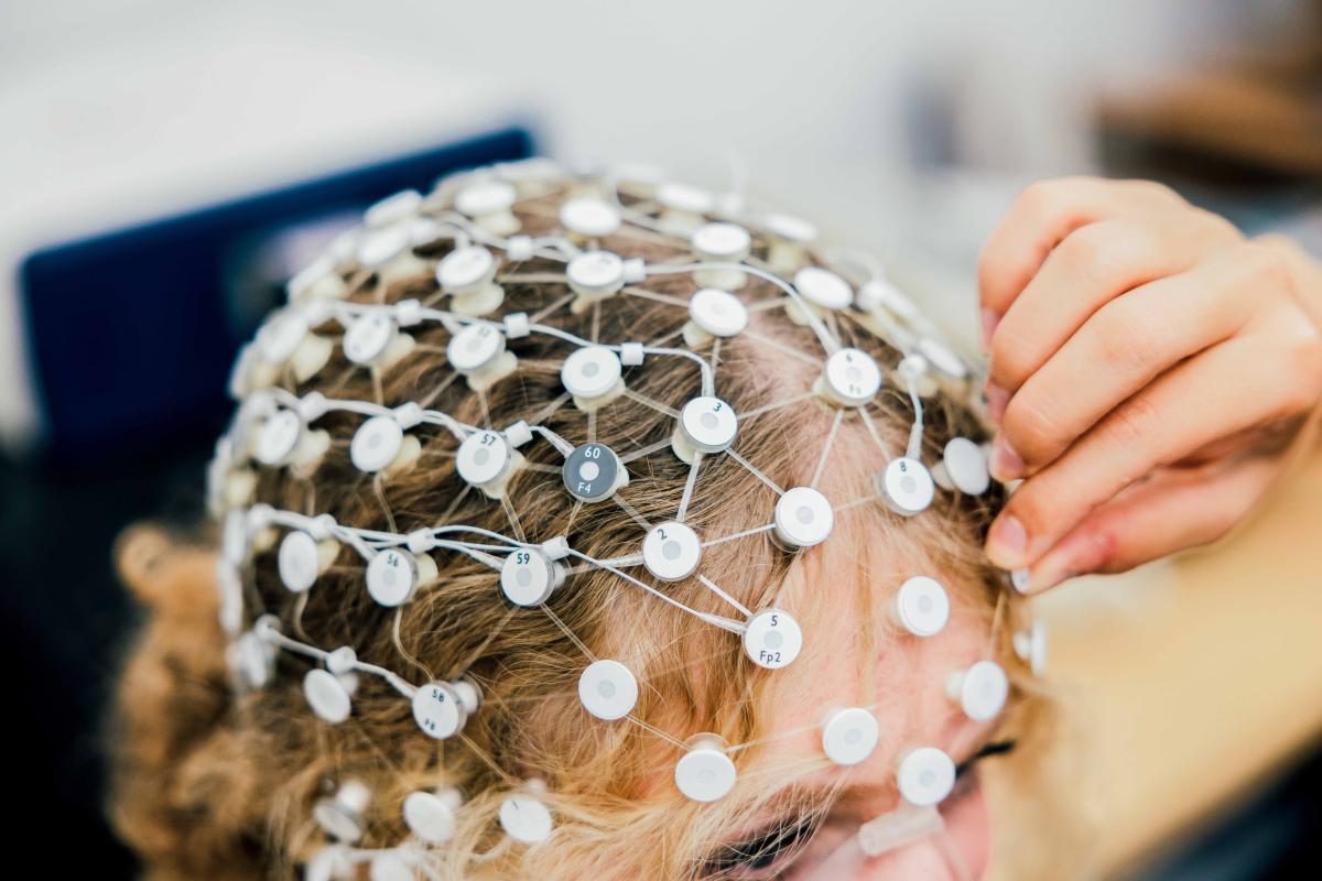 Positioning EEG sensors on a participant's head
