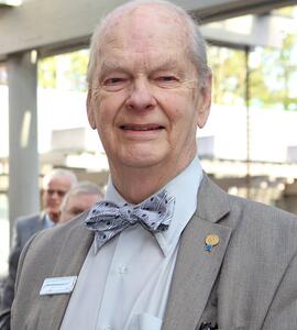 A picture of Dr. David Hardwick.